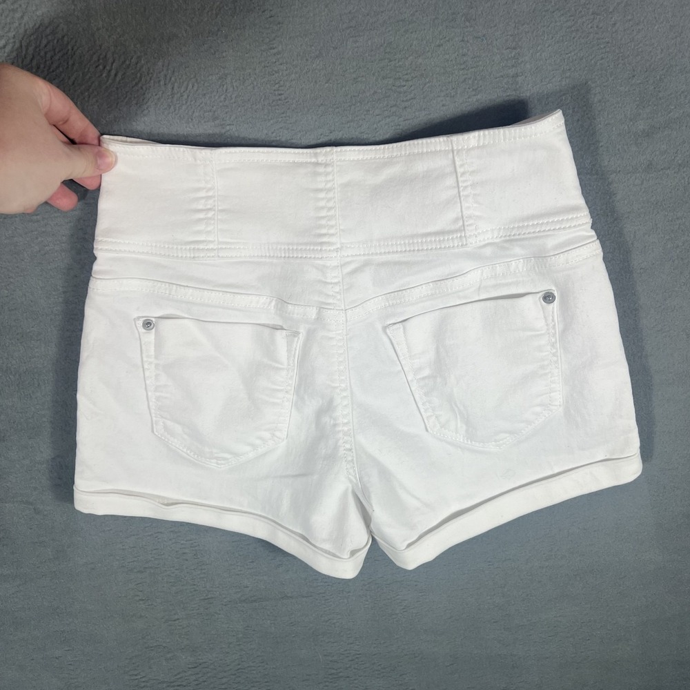 No Boundaries Women's White High Rise Button Fly Stretch Denim Shorts Size 9 - Picture 6 of 6